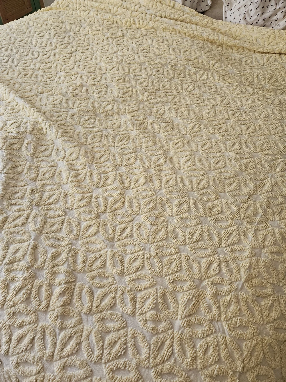 N/A light yellow